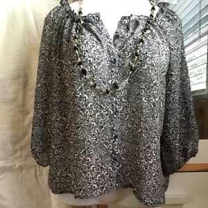H&M Blouse - Pretty & Sexy blouse. Lightweight.